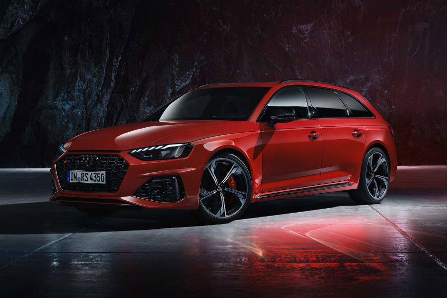 https://autogreeknews.gr/wp-content/uploads/2019/10/audi-rs4-avant7.jpg