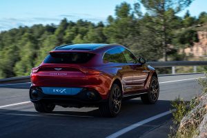 Aston-Martin-DBX_02