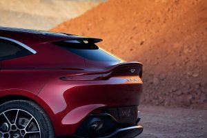 Aston-Martin-DBX_09