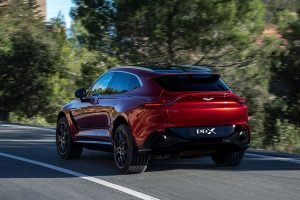 Aston-Martin-DBX_21