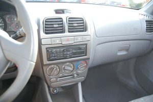 Hyundai-Accent-2001-(6)