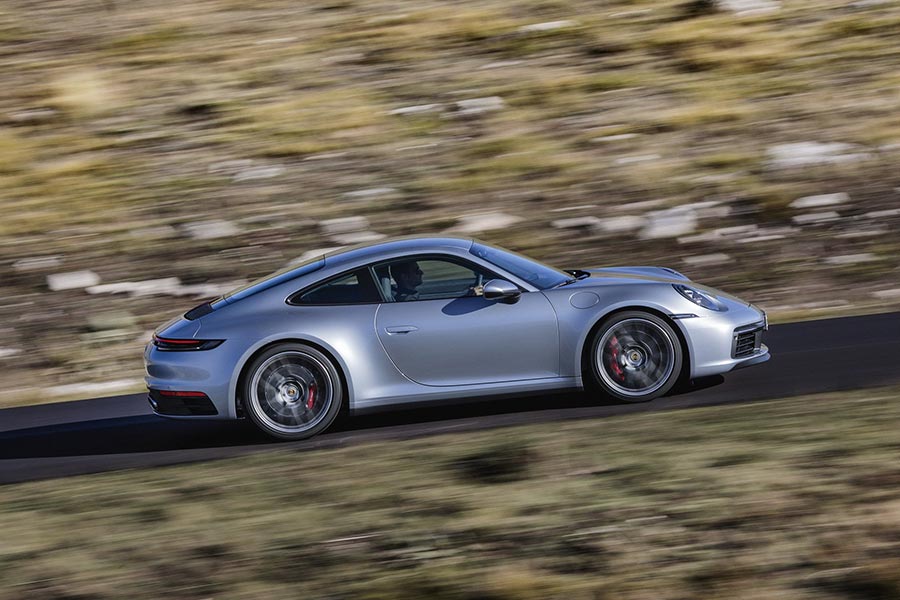 https://autogreeknews.gr/wp-content/uploads/2019/11/Porsche_Manual_Gearbox_2.jpg