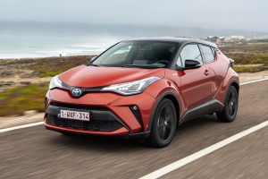 Toyota-C-HR-2019-(1)