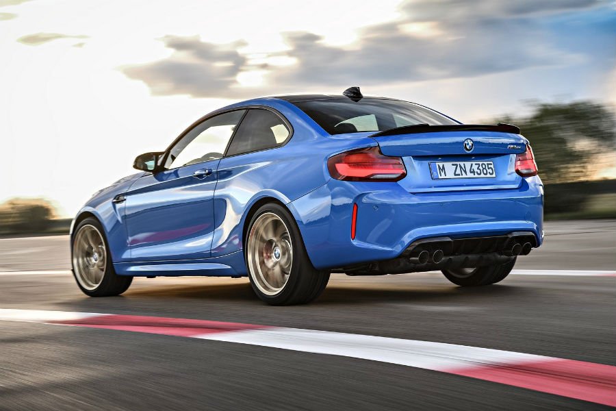 https://autogreeknews.gr/wp-content/uploads/2019/11/bmw-m2-cs2.jpg