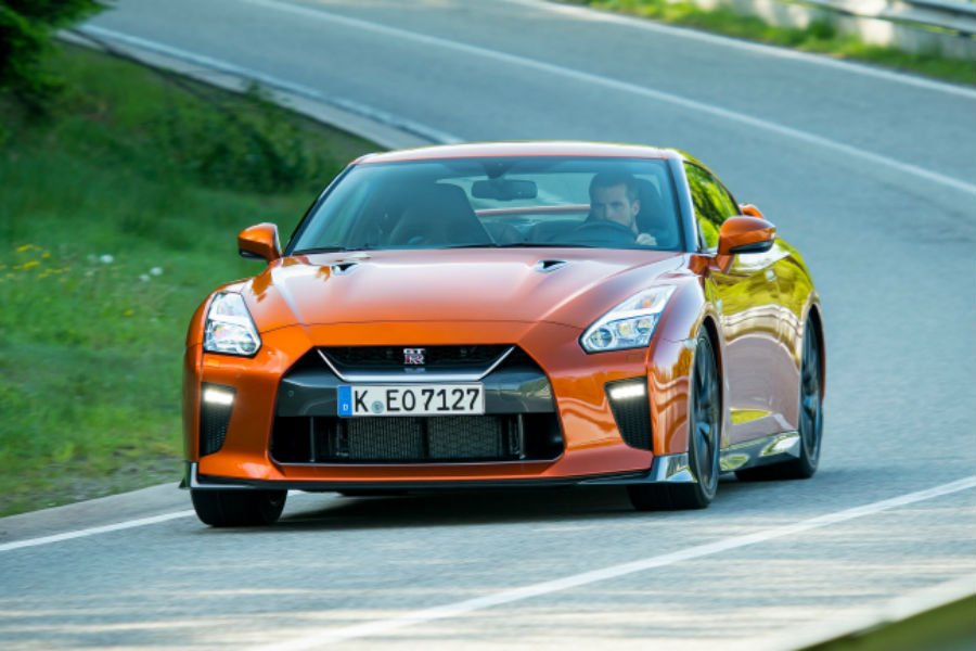 https://autogreeknews.gr/wp-content/uploads/2019/11/nissan-gt-r-price.jpg