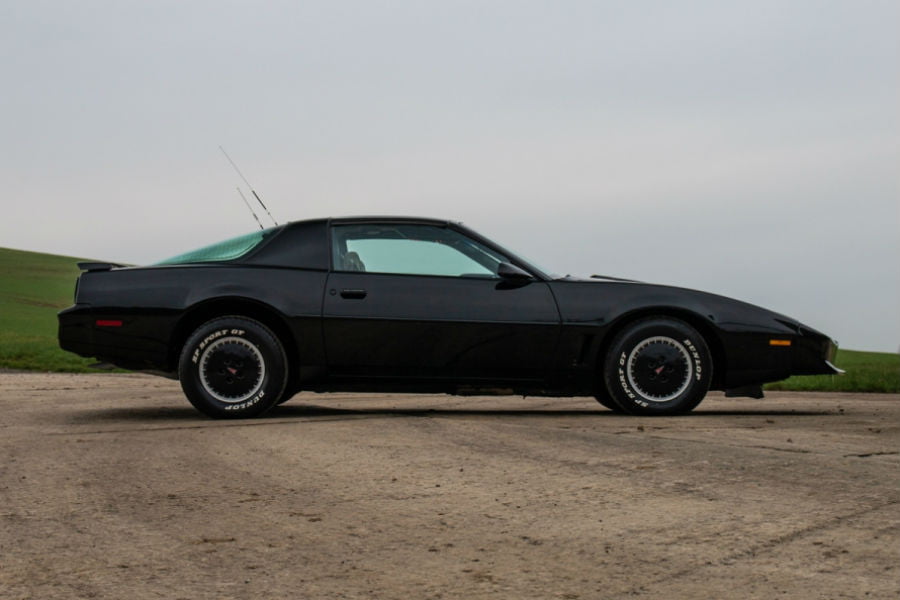 https://autogreeknews.gr/wp-content/uploads/2019/11/pontiac-trans-am-kitt3.jpg