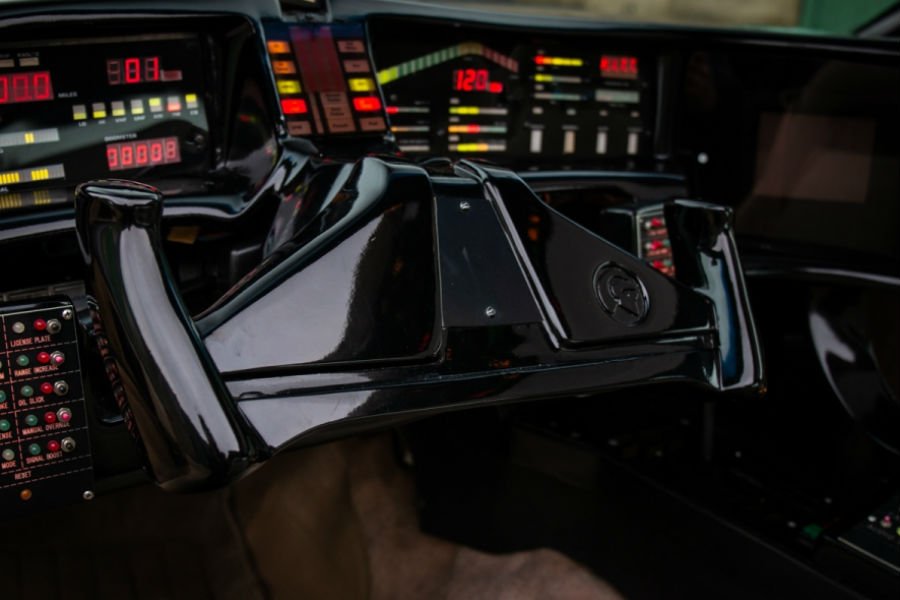 https://autogreeknews.gr/wp-content/uploads/2019/11/pontiac-trans-am-kitt7.jpg