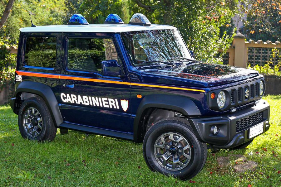 https://autogreeknews.gr/wp-content/uploads/2019/11/suzuki-jimny-carabinieri2.jpg