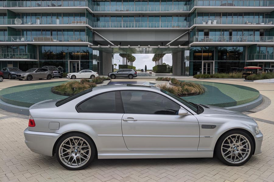 https://autogreeknews.gr/wp-content/uploads/2019/12/BMW-M3-2002-2.jpg