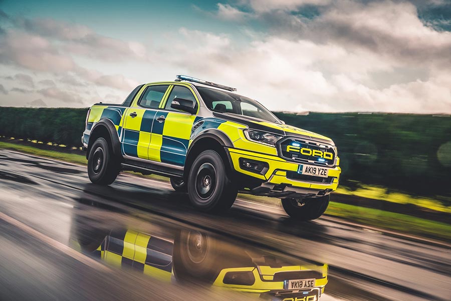 https://autogreeknews.gr/wp-content/uploads/2019/12/Ford_Raptor_FocusST_policeCars_6.jpg
