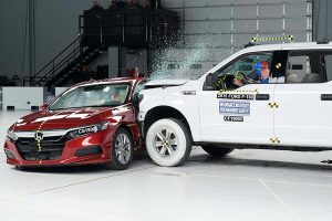 IIHS_Crash_Tests_1