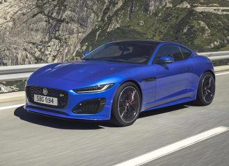 Ακόμη πιο σαγηνευτική η νέα Jaguar F-Type