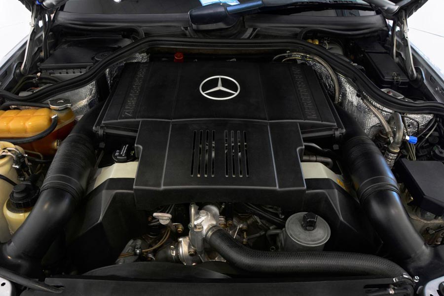 https://autogreeknews.gr/wp-content/uploads/2019/12/Mercedes-E500-W124-4.jpg