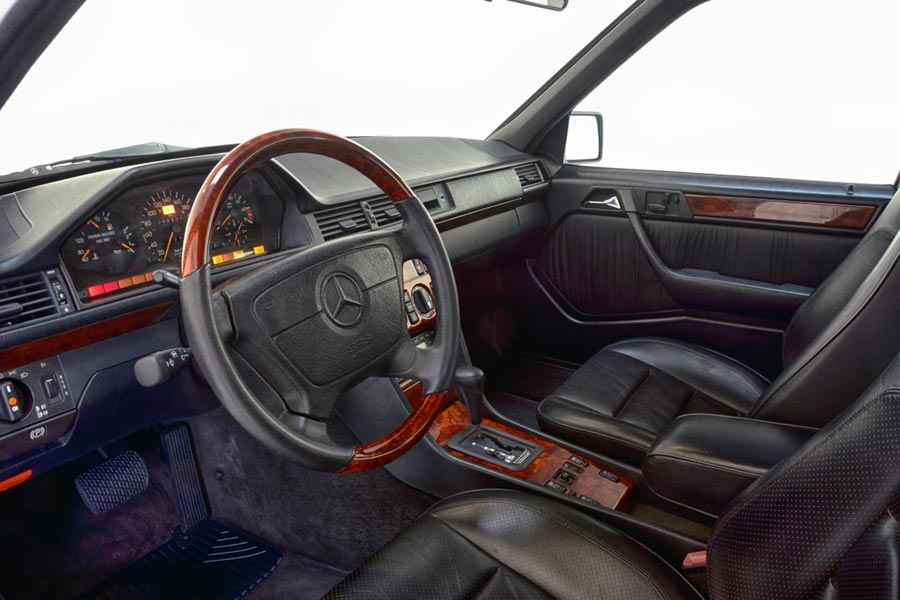 https://autogreeknews.gr/wp-content/uploads/2019/12/Mercedes-E500-W124-5.jpg