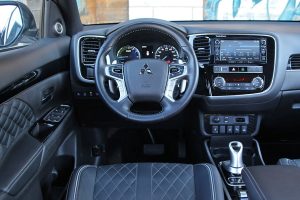 Mitsubishi Outlander PHEV (15)