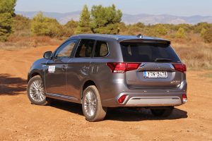 Mitsubishi Outlander PHEV (4)
