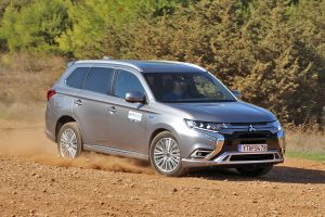Mitsubishi Outlander PHEV (8)