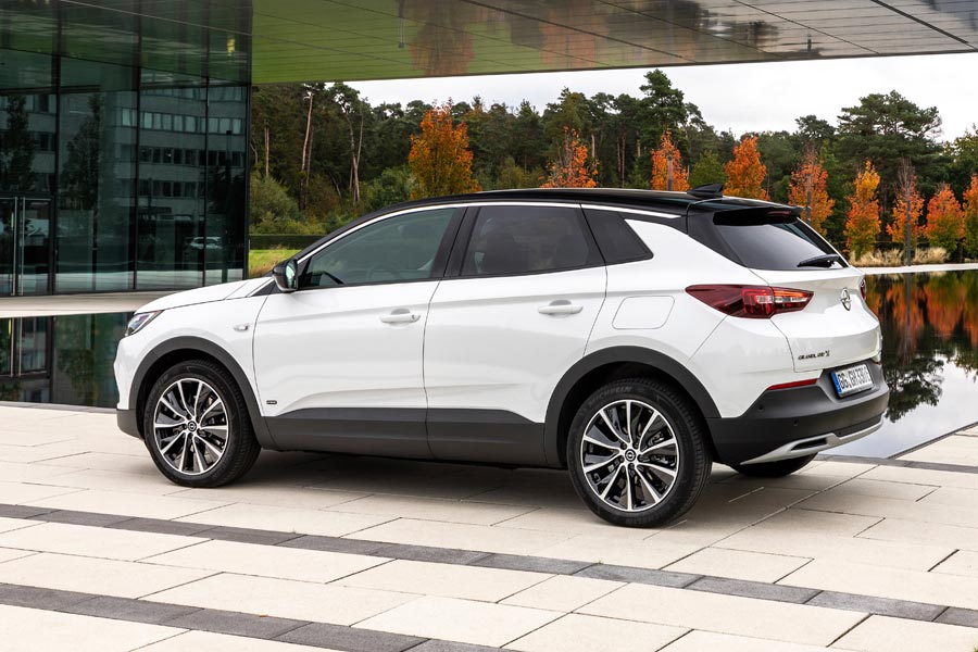 https://autogreeknews.gr/wp-content/uploads/2019/12/Opel-Grandland-X-PHEV-2.jpg