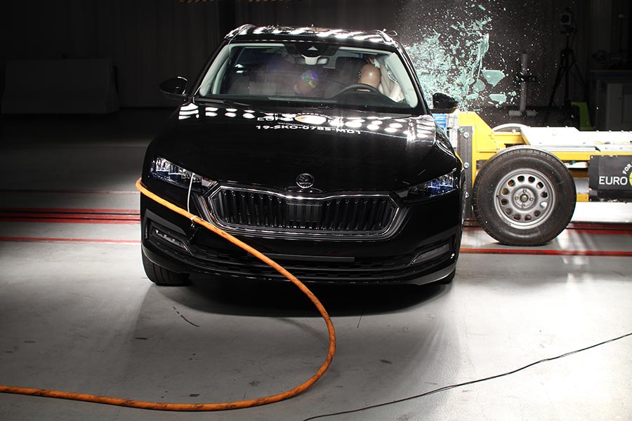 https://autogreeknews.gr/wp-content/uploads/2019/12/Skoda_Octavia_EuroNCAP-2.jpg