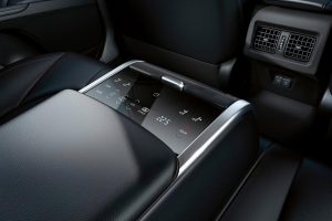 Toyota-Camry-Hybrid-(3)