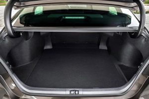 Toyota-Camry-Hybrid-(4)