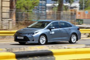 Toyota Corolla Sedan Hybrid (1)