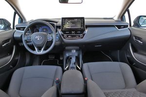 Toyota Corolla Sedan Hybrid (10)