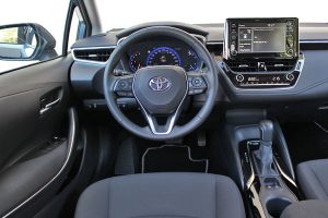 Toyota Corolla Sedan Hybrid (12)