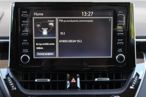 Toyota Corolla Sedan Hybrid (15)