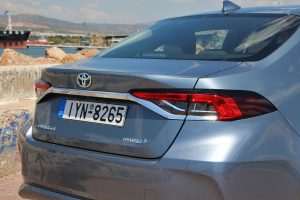 Toyota Corolla Sedan Hybrid (32)