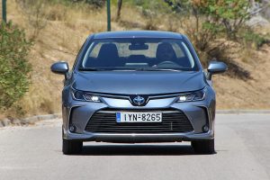 Toyota Corolla Sedan Hybrid (4)