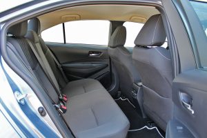 Toyota Corolla Sedan Hybrid (6)