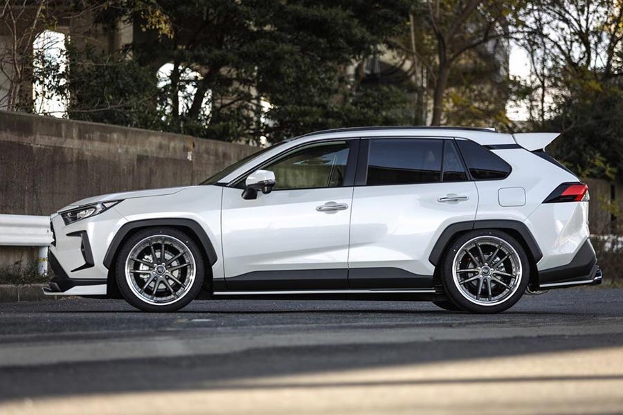 https://autogreeknews.gr/wp-content/uploads/2019/12/Toyota-RAV4-kuhl-racing-tuning-1.jpg