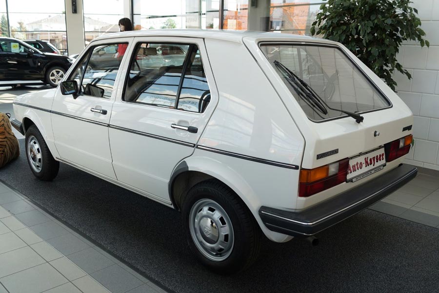 https://autogreeknews.gr/wp-content/uploads/2019/12/VW-Golf-Mk1-1983-3.jpg