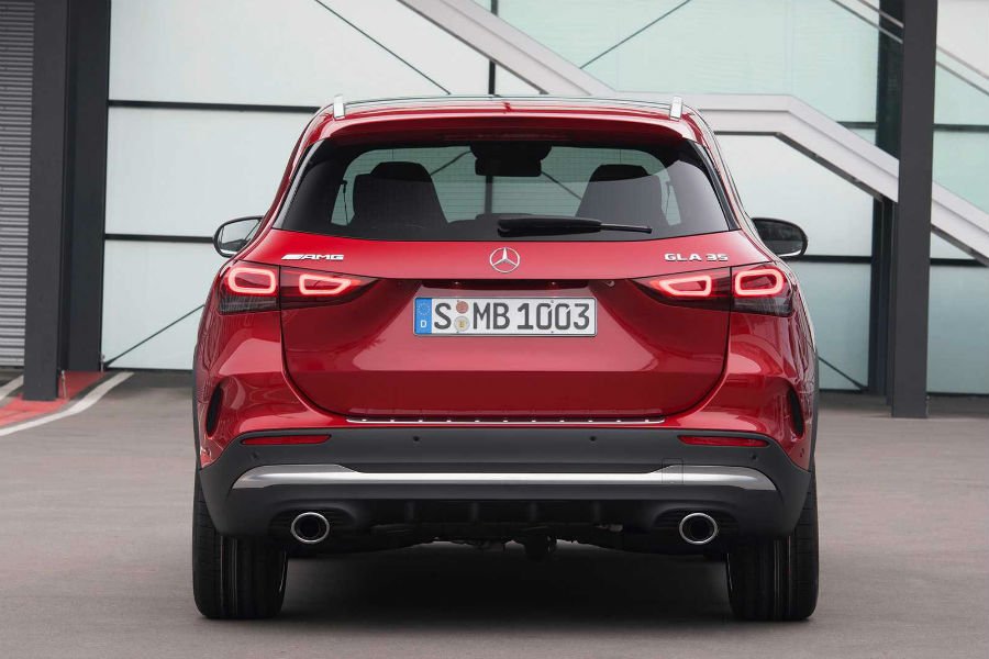 https://autogreeknews.gr/wp-content/uploads/2019/12/mercedes-gla35-amg6.jpg