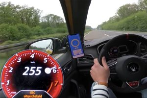 renault_megane_trophy_autobahn