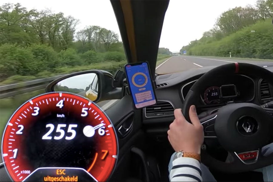 Renault Megane R.S. Trophy πάει με τελικές (+video)