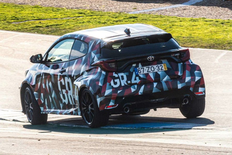 https://autogreeknews.gr/wp-content/uploads/2019/12/toyota-yaris-gr-panisxyro2.jpg