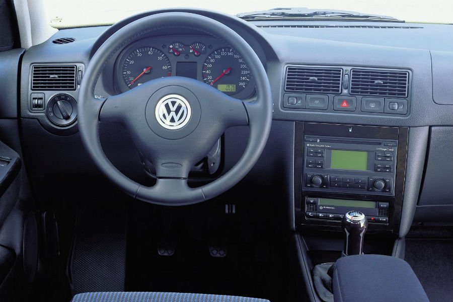https://autogreeknews.gr/wp-content/uploads/2019/12/vw-golf-iv-simantikotero9.jpg