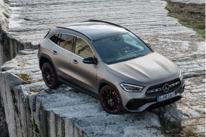 xaraktiristiko mercedes gla2