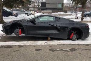 C8-Corvette-wheels-stolen