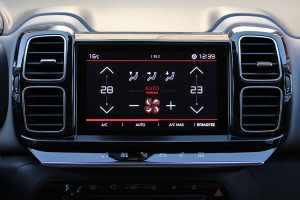 Citroen C5 Aircross 1.2 PureTech 130 interior (5)