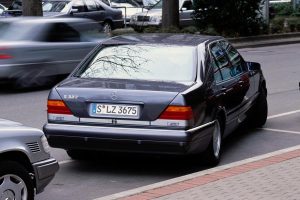 Mercedes-S-Class-W140-(2)