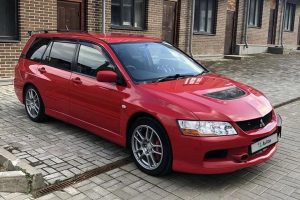 Mitsubishi-Lancer-Evo-Wagon-01