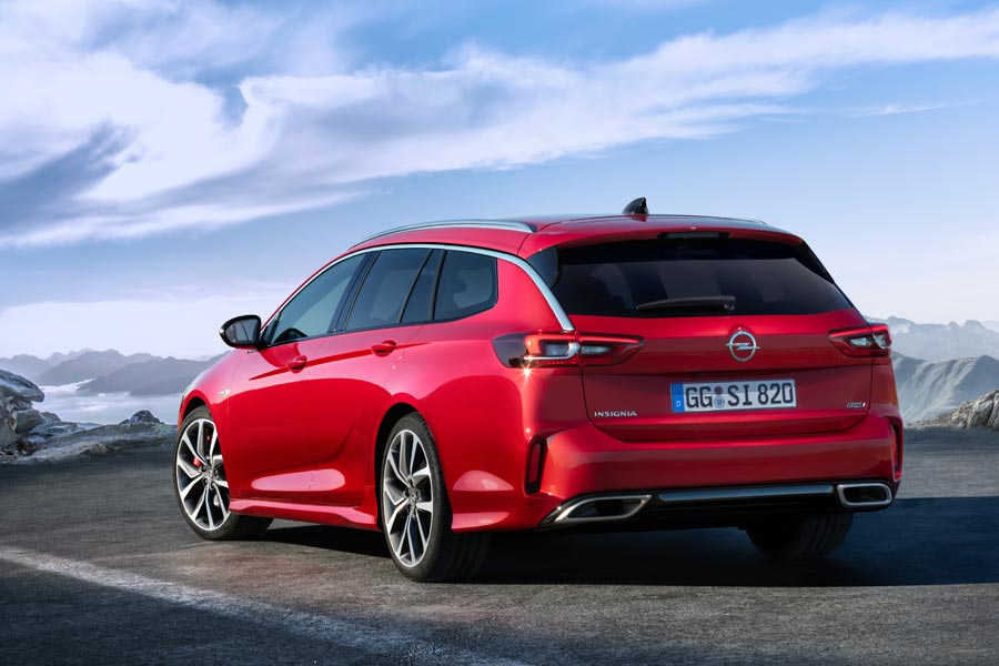 https://autogreeknews.gr/wp-content/uploads/2020/01/Opel-Insignia-GSi-510408.jpg
