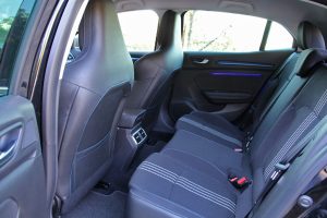 Renault Megane 1.5 Blue dCi 115 GT-Line (2)