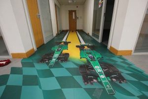 abandon_caterham_offices_3