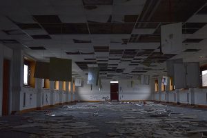 abandon_caterham_offices_4