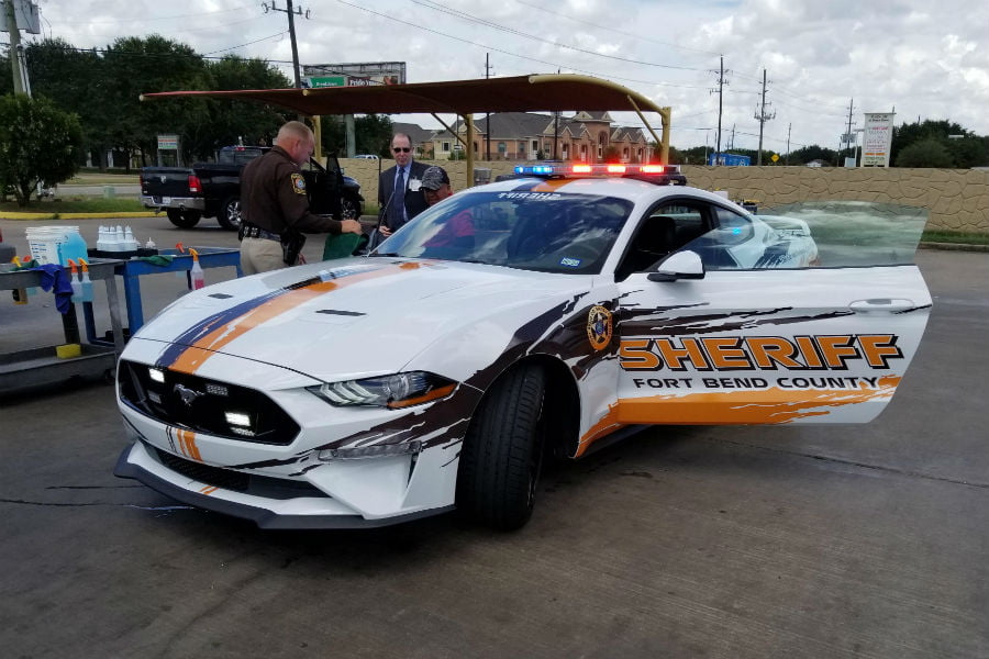 https://autogreeknews.gr/wp-content/uploads/2020/01/ford-mustang-sheriff.jpg