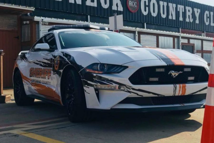 https://autogreeknews.gr/wp-content/uploads/2020/01/ford-mustang-sheriff5.jpg